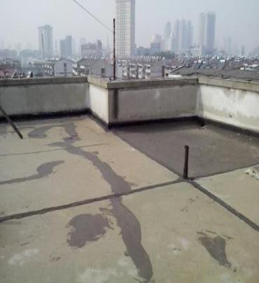 仙桃漏水维修 楼顶漏水是什么原因，楼顶漏水维修方法是什么?